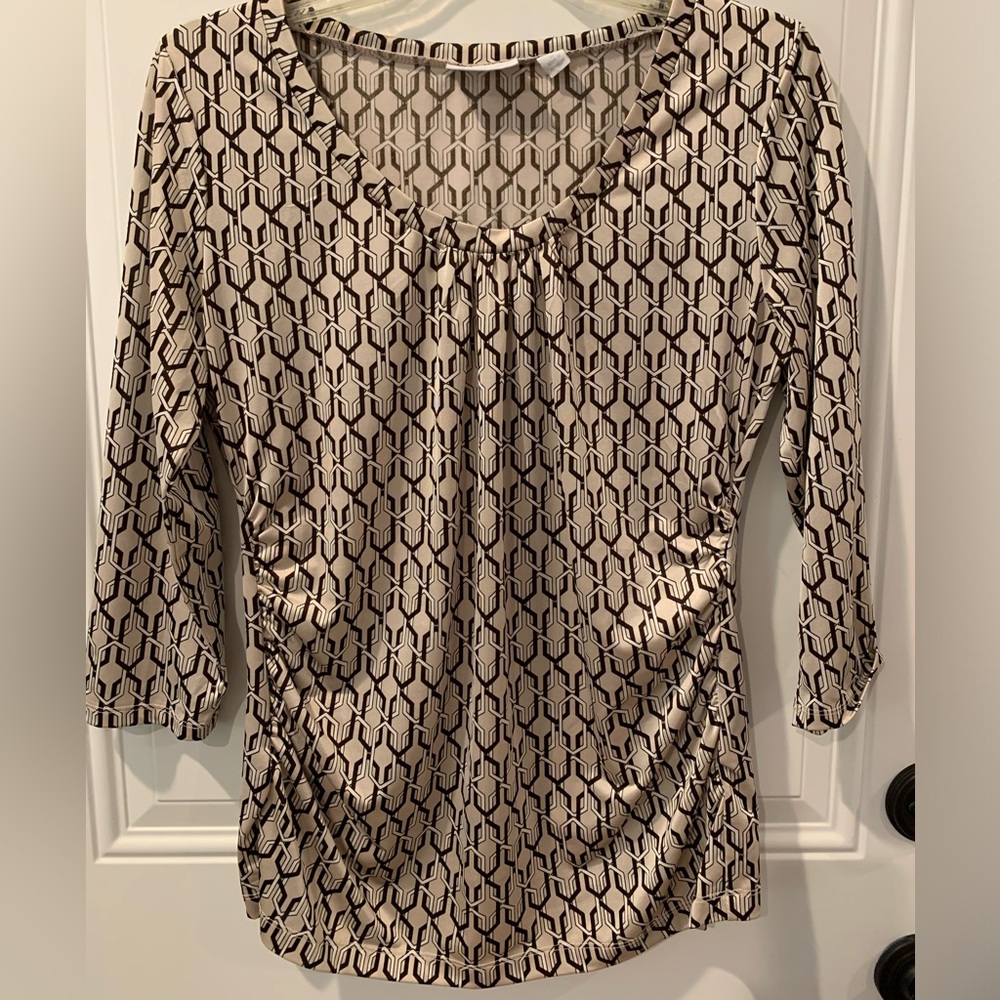 New York and Co Geometric Pattern Stretch Top - Size Medium